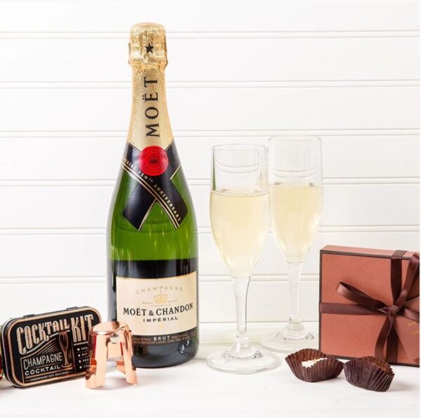 Moet & Chandon Champagne & Chocolate Truffle Set